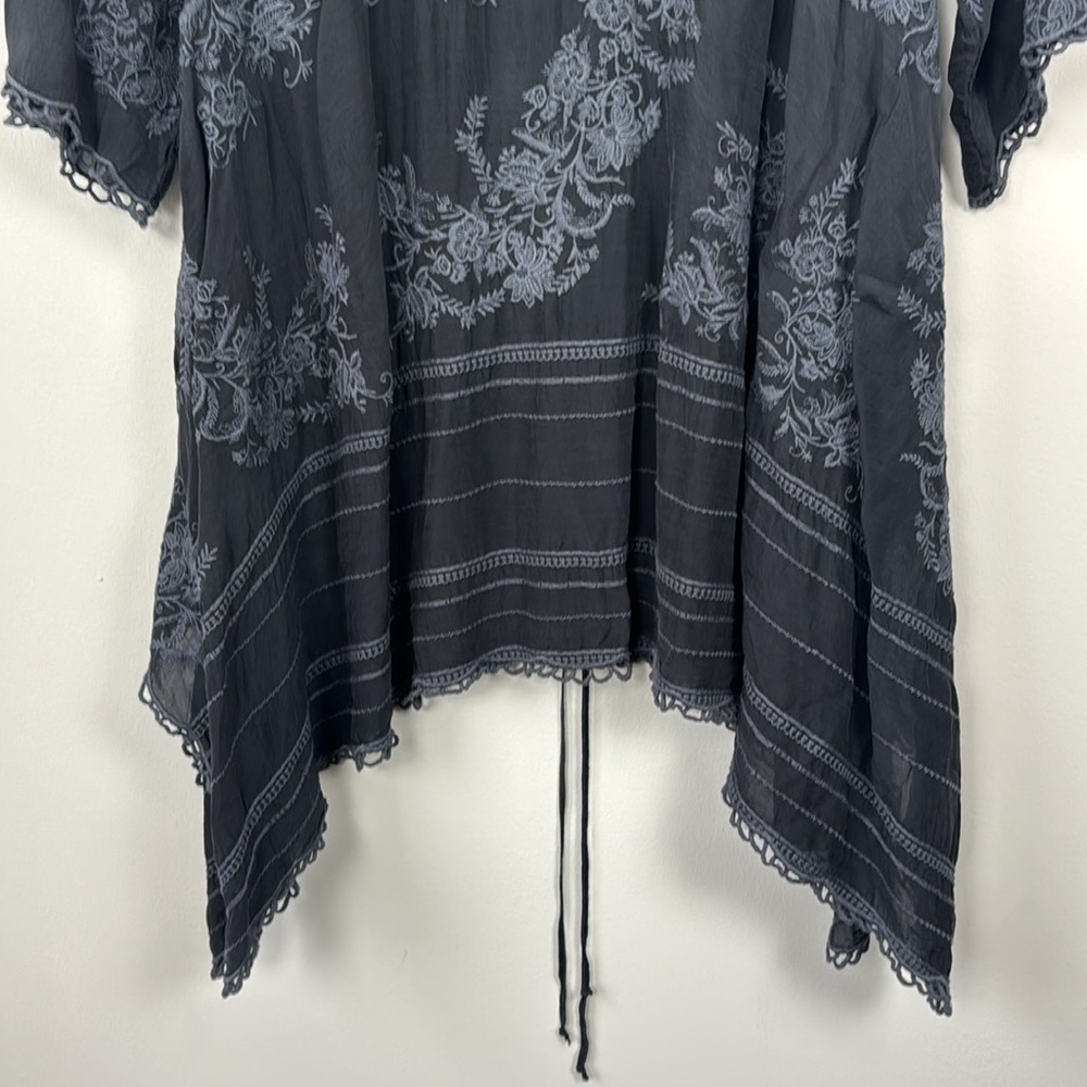 Johnny Was Leaf Garden Embroidered Toe Back Shark Bite Tunic. Size Small. - Picture 3 of 12